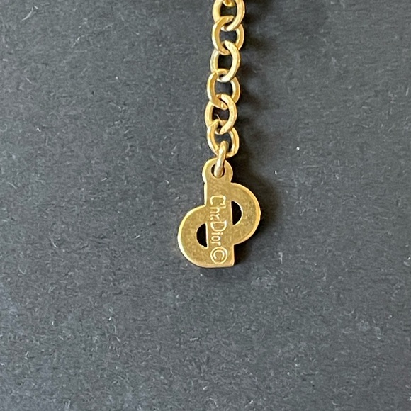 Christian Dior V Motif Rhinestone Elegant Gold Tone Necklace - Picture 7 of 9